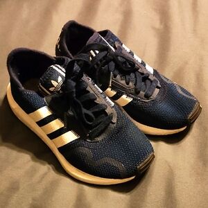 Adidas Navy and White Sneakers 3.5Y = 5.5 Women
